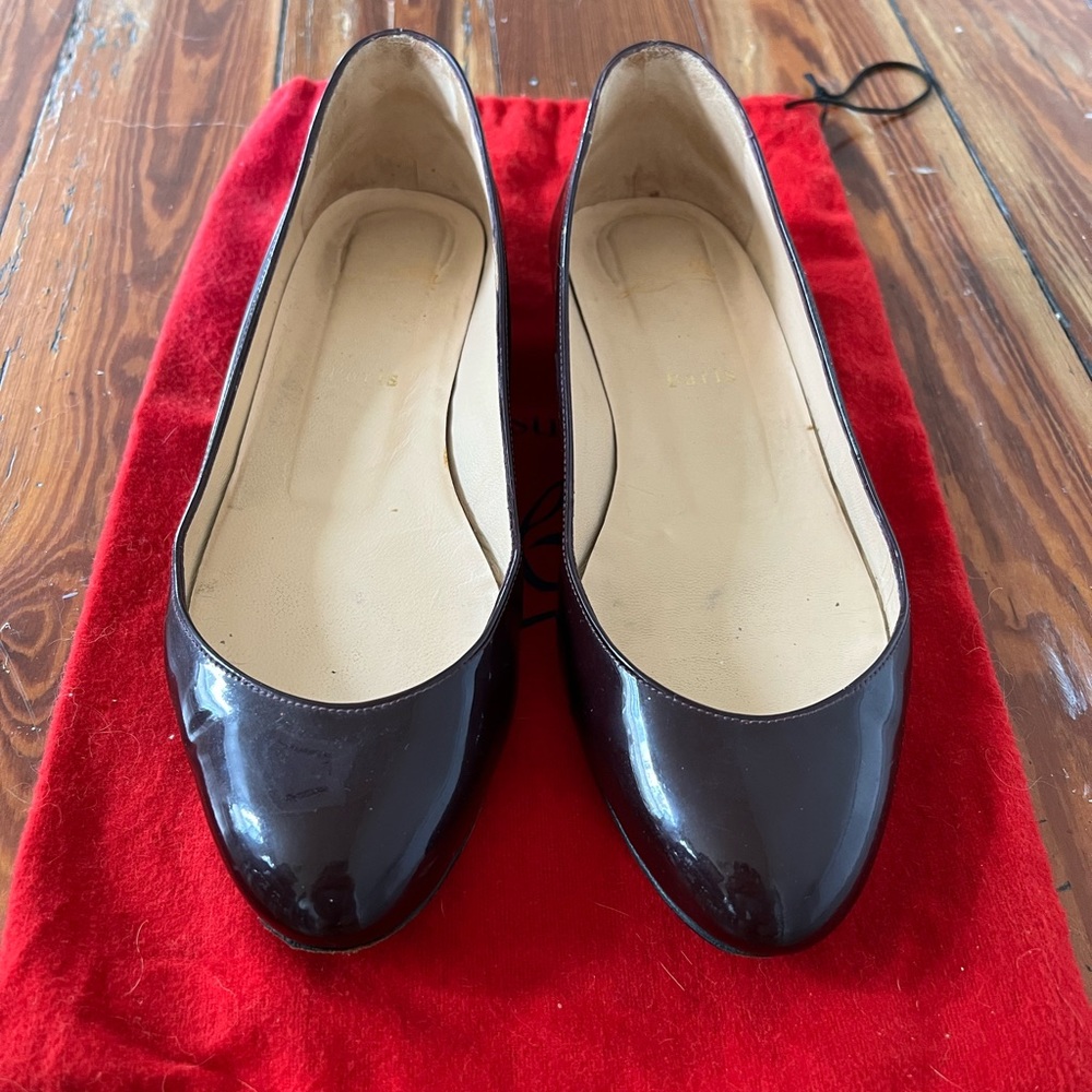 Pre-Owned 100% Authentic Christian Louboutin Burgundy Dark Red Flats Size 38.5